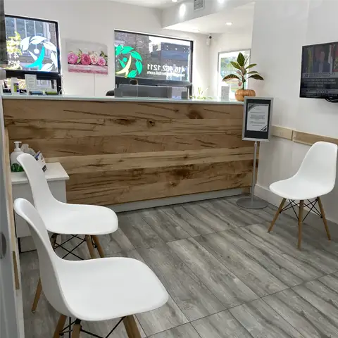 Photo of the Twogether Dental waiting room at 288b Danforth Ave.